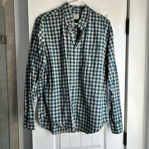 J.Crew Men’s Button Down shirt checkered size L